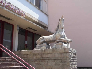 wp-content/uploads/2015/06/lycee-aizpurdi-statue-300x225.jpg